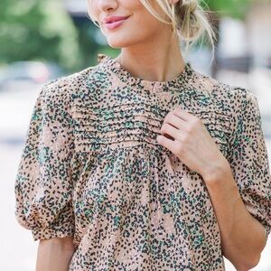 Entro Green and Tan Patterned Women's Top